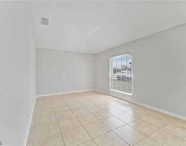 1240 Nw 22nd Place - Photo Thumbnail 8