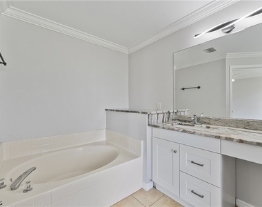 1240 Nw 22nd Place - Photo Thumbnail 27