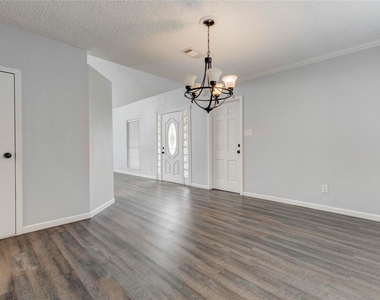 9614 Charter Ridge Drive - Photo Thumbnail 5