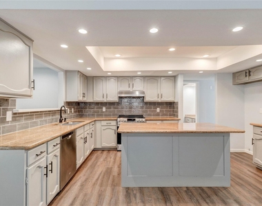 9614 Charter Ridge Drive - Photo Thumbnail 7