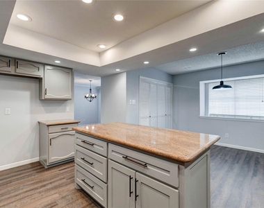 9614 Charter Ridge Drive - Photo Thumbnail 10