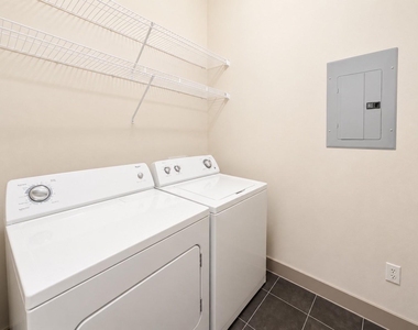 3660 Richmond St Avenue - Photo Thumbnail 6