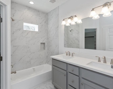 11623 Waldemar Drive - Photo Thumbnail 14