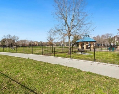 11623 Waldemar Drive - Photo Thumbnail 22