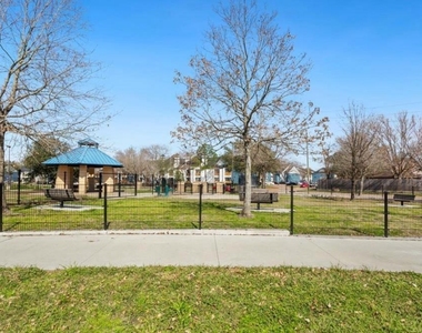 11623 Waldemar Drive - Photo Thumbnail 20