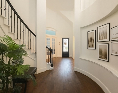 9702 Caldwell Way - Photo Thumbnail 2