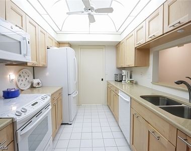 765 Willowbrook Drive - Photo Thumbnail 5