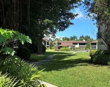 1600 Misty Pines Circle - Photo Thumbnail 11