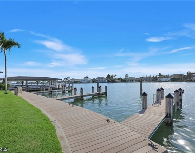 3400 Gulf Shore Boulevard N - Photo Thumbnail 8
