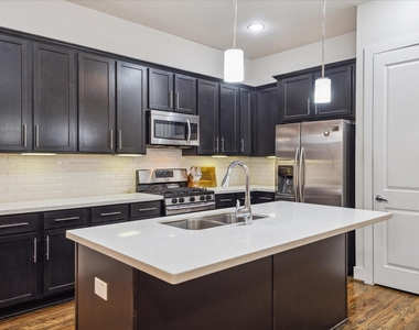 3902 Tulane Oak Drive - Photo Thumbnail 8