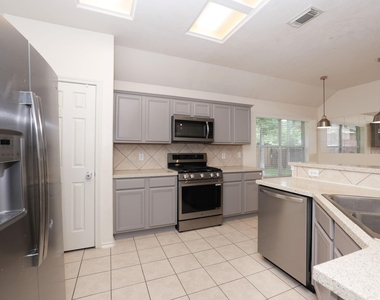 7 N Regan Mead Circle - Photo Thumbnail 16