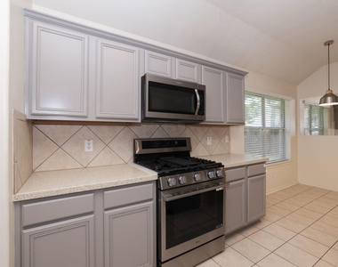 7 N Regan Mead Circle - Photo Thumbnail 17
