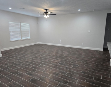 213 Adoue Avenue - Photo Thumbnail 24