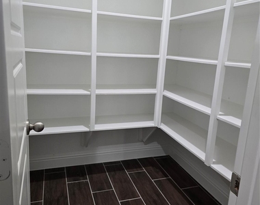 213 Adoue Avenue - Photo Thumbnail 20