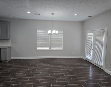 213 Adoue Avenue - Photo Thumbnail 23