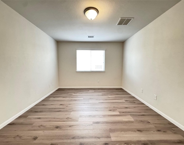 3010 Overbrook Meadow Lane - Photo Thumbnail 19