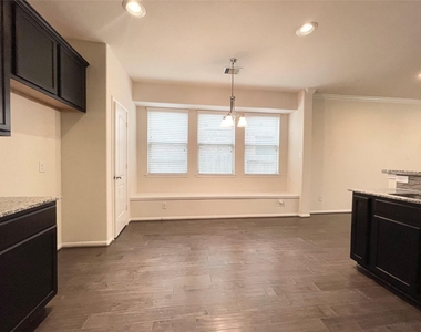 3010 Overbrook Meadow Lane - Photo Thumbnail 12