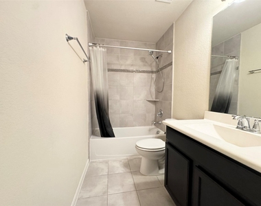 3010 Overbrook Meadow Lane - Photo Thumbnail 22