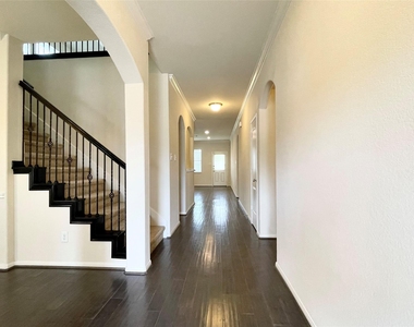 3010 Overbrook Meadow Lane - Photo Thumbnail 2