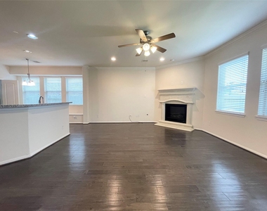 3010 Overbrook Meadow Lane - Photo Thumbnail 9