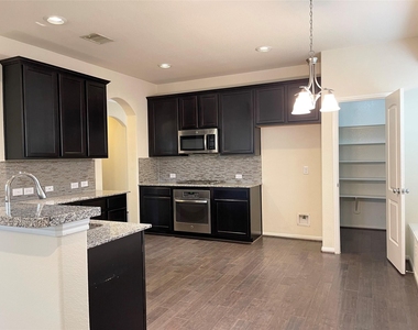 3010 Overbrook Meadow Lane - Photo Thumbnail 11