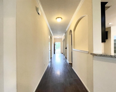 3010 Overbrook Meadow Lane - Photo Thumbnail 7