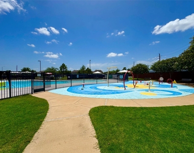 3010 Overbrook Meadow Lane - Photo Thumbnail 31