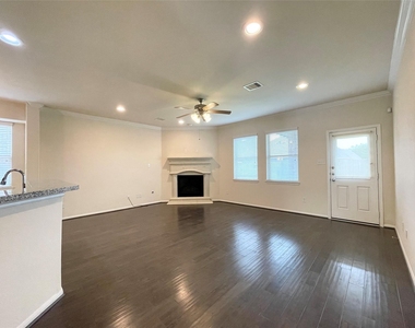 3010 Overbrook Meadow Lane - Photo Thumbnail 8