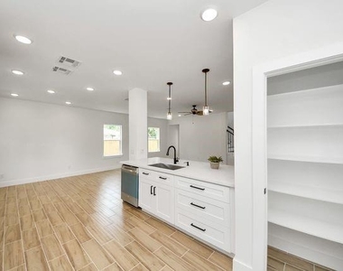 769 Marjorie Street - Photo Thumbnail 2