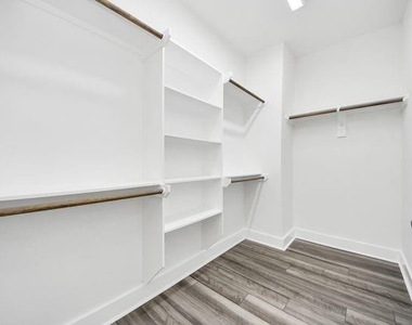 769 Marjorie Street - Photo Thumbnail 8