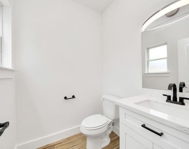 769 Marjorie Street - Photo Thumbnail 10
