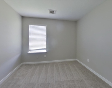 16507 Lazy Ridge Road - Photo Thumbnail 9