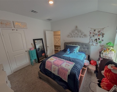 1008 Llano Trail - Photo Thumbnail 14