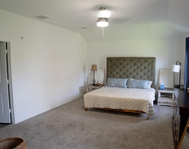 1008 Llano Trail - Photo Thumbnail 6