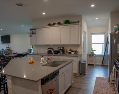 1008 Llano Trail - Photo Thumbnail 2