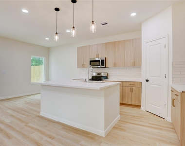 8314 Williamsdell Street - Photo Thumbnail 4