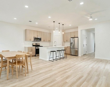 8314 Williamsdell Street - Photo Thumbnail 5