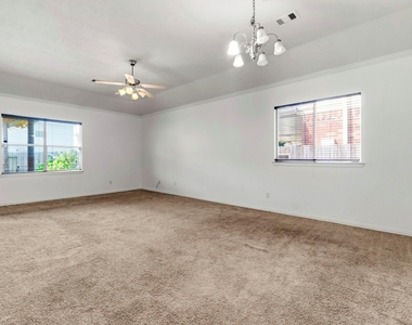 8203 Loetsch Ridge Way - Photo Thumbnail 11