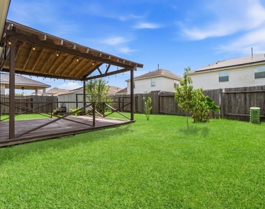 8203 Loetsch Ridge Way - Photo Thumbnail 28
