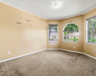8203 Loetsch Ridge Way - Photo Thumbnail 21