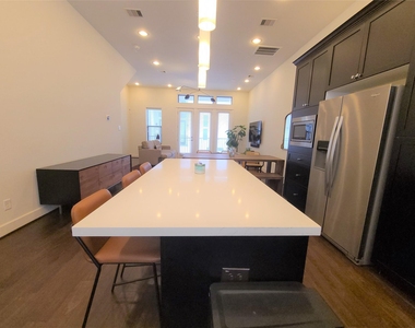 2610 Polk Street - Photo Thumbnail 2