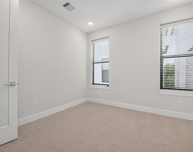 2610 Polk Street - Photo Thumbnail 22
