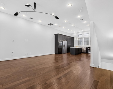 2610 Polk Street - Photo Thumbnail 4