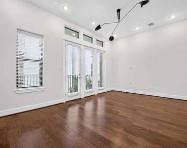 2610 Polk Street - Photo Thumbnail 6