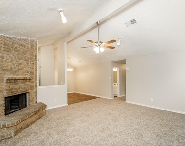 19903 Mountain Dale Drive - Photo Thumbnail 4