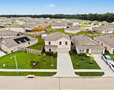 21154 Vercelli Street - Photo Thumbnail 31