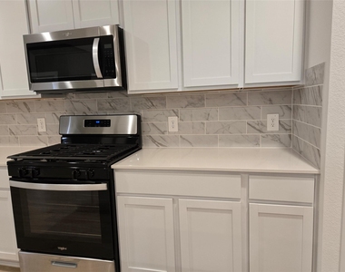 31710 Carlisle Cv Court - Photo Thumbnail 2