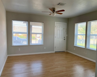 5026 Jefferson Street - Photo Thumbnail 2