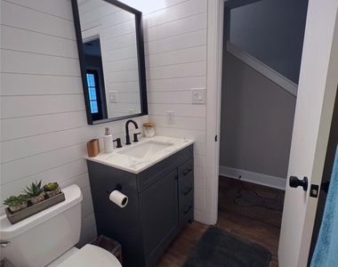 1728 Bevis Street - Photo Thumbnail 2