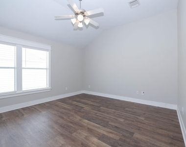 1728 Bevis Street - Photo Thumbnail 20